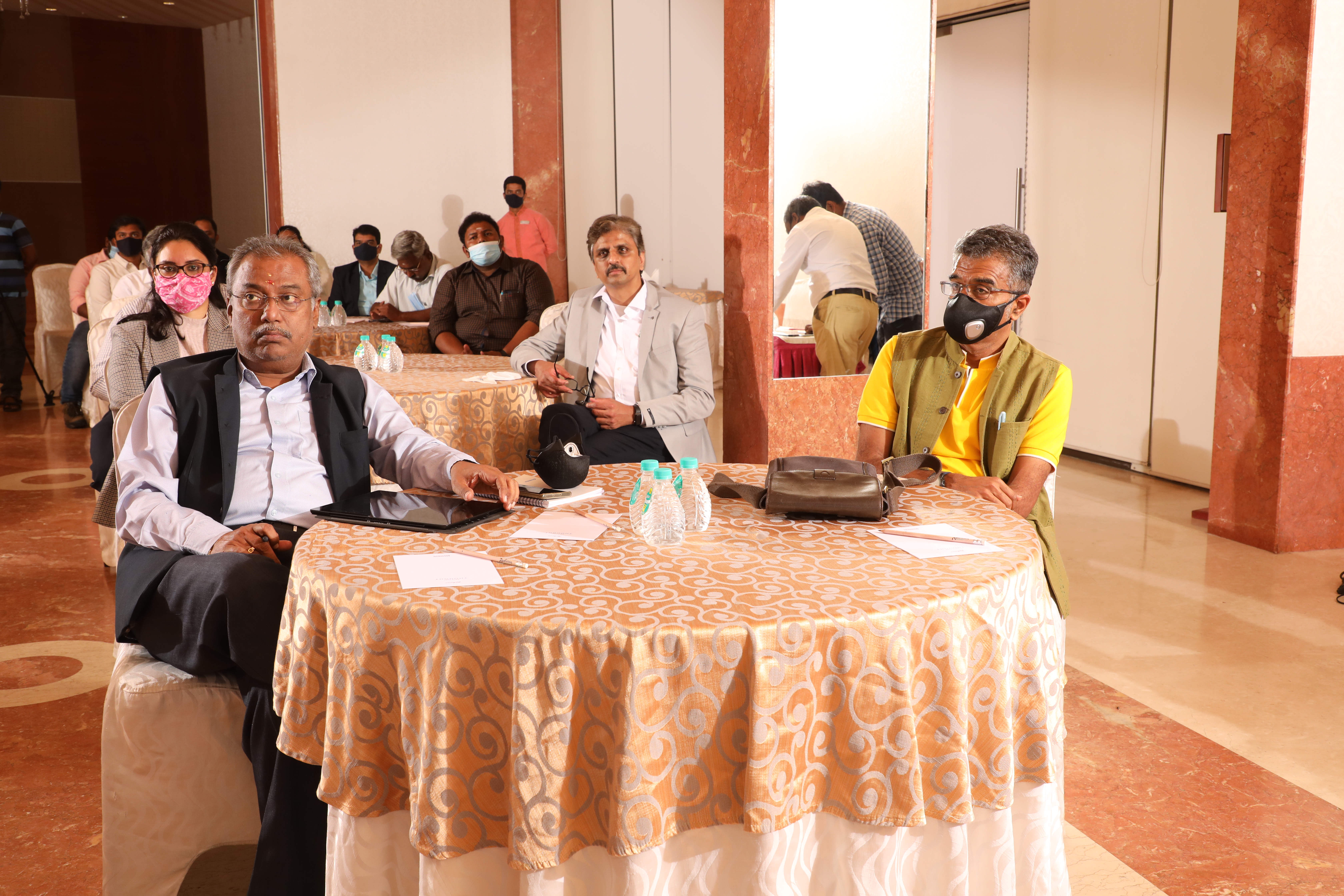  sonahome-meeting-with-the-contractors-and-developers-in-Salem-5